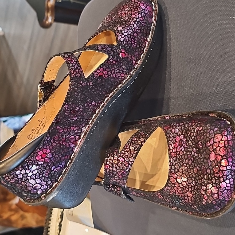 Alegria Dayana Metallic Purple Mary Jane - Picture 4 of 7